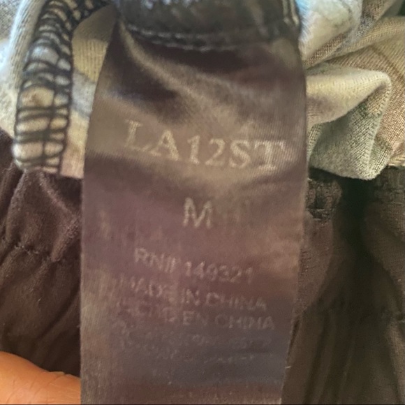 LA12ST - Juniors Camo Super Soft Capri Joggers (Size: Medium) - Picture 5 of 5
